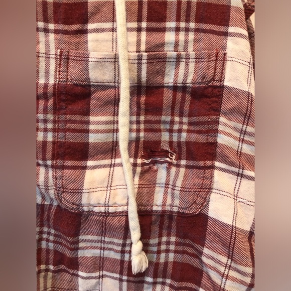 Cropped & Distressed plaid button up/hoodie - Picture 5 of 7